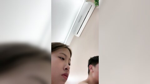 ❤️36D巨乳美少女，酒店发骚自慰扣穴，看的炮友受不了，抓起大屌吸吮，妹妹口活不错，搞的炮友舒服了