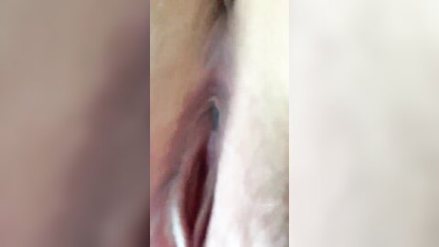 ❤️√ 18岁微胖学生【18小嫩妹】跳蛋狂震流水~无套啪啪~射一身~毛毛很长很迷但是嫩穴