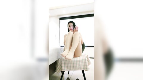 ❤️√ 高颜值极品大奶美艳少妇，超薄肉丝高跟站立后入表情迷人大奶狂甩，调情诱惑跪舔深喉道具