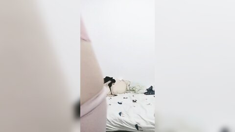 ❤️❤️170Cm性感御姐，包臀裙大长腿，在家独自发骚，脱掉内裤肉丝美臀，翘起掰穴特写，极度诱惑