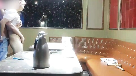 【高清偷拍】小情侣周末没钱开房来Ktv开操 这么放得开全脱了也不怕被服务生偷看