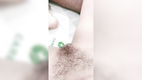 两个黑驴双管齐入【黑人吊毛小萝莉】各种姿势爆操小母狗，一个操穴一个爆菊，表情痛苦眼睛都睁不开了！