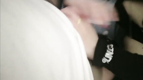 吃宵夜灌醉美容院老板娘带回宿舍把她摸舒服了主动迎合各种姿势啪啪