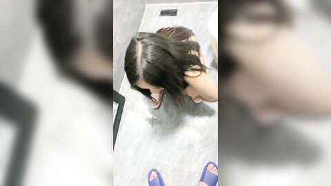 大奶女友 啊啊老公操我骚逼 在家爱爱 被大鸡吧男友无套输出 上位骑乘边操边喷 奶子哗哗 射了满满一奶子