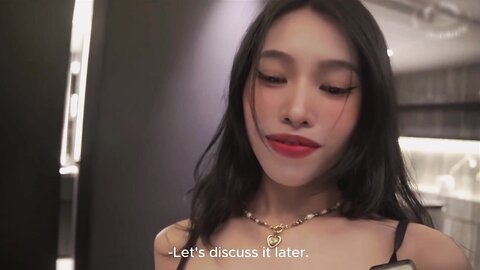 大奶美眉吃鸡啪啪 吮吸硬鸡巴主动坐上去是让你男朋友的愤怒消退的最快方法