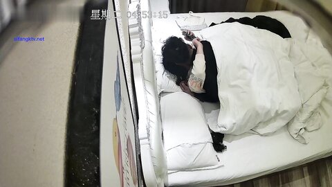 安防酒店偷拍❤️少妇老公出差凌晨约炮单位帅哥被口爆各种姿势草一遍还不满足