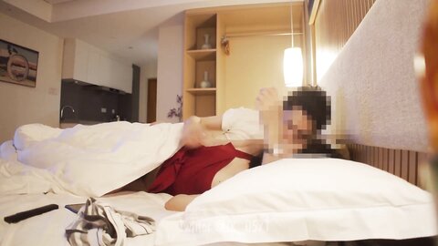 小哥酒店约炮女神级的白领❤️各种姿势啪啪完美露脸