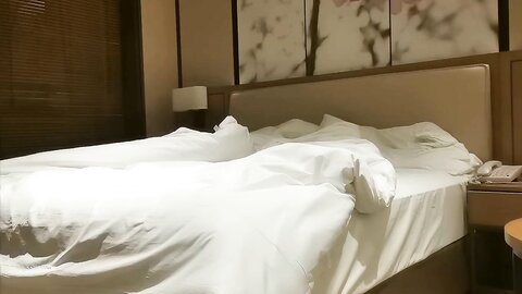 巨乳小姐姐 你的肉都长鸡吧上了 我是全身都有肉你是吊有肉 啊啊太大了天哪 身材丰满性格开朗 操逼太猛