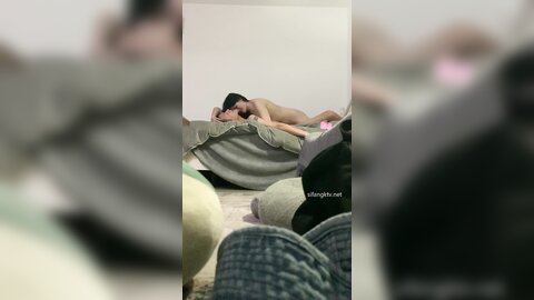 平头哥单身宿舍约炮极品身材的粉嫩小女友❤️各种姿势啪啪完美露脸