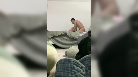 平头哥单身宿舍约炮极品身材的粉嫩小女友❤️各种姿势啪啪完美露脸