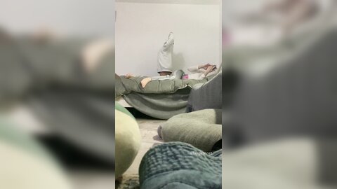 平头哥单身宿舍约炮极品身材的粉嫩小女友❤️各种姿势啪啪完美露脸