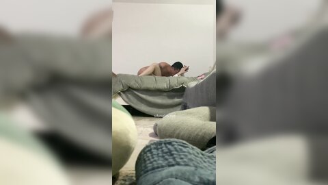 平头哥单身宿舍约炮极品身材的粉嫩小女友❤️各种姿势啪啪完美露脸