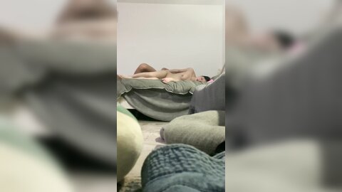 平头哥单身宿舍约炮极品身材的粉嫩小女友❤️各种姿势啪啪完美露脸