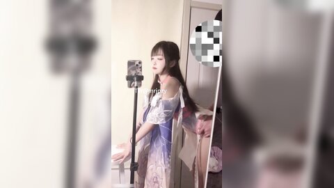 极品艺校舞蹈系女神✅土豪榜一大哥视角，表面一本正经的直播，看不到的视角下翘起小翘臀让大哥操小骚逼