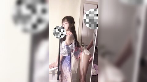 极品艺校舞蹈系女神✅土豪榜一大哥视角，表面一本正经的直播，看不到的视角下翘起小翘臀让大哥操小骚逼