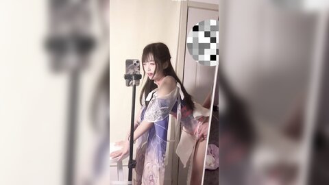 极品艺校舞蹈系女神✅土豪榜一大哥视角，表面一本正经的直播，看不到的视角下翘起小翘臀让大哥操小骚逼