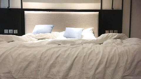 清纯四川美眉 你插不进去 啥子还想后入阿 我再试一下怎么后入不了妈的 胖哥貌似鸡鸡太短好多姿势做不了