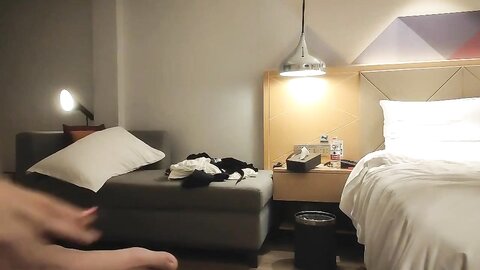 漂亮黑网丝小少妇 太亮了没有情调 啊用力好多水 太能搞了你老婆很性福 被大哥从床上操到沙发 浪叫不停
