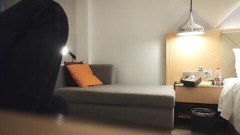 漂亮黑网丝小少妇 太亮了没有情调 啊用力好多水 太能搞了你老婆很性福 被大哥从床上操到沙发 浪叫不停