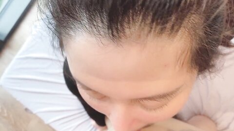 眼镜哥落地窗前猛插极品身材的美女同事❤️各种姿势玩她的无毛大肥鲍