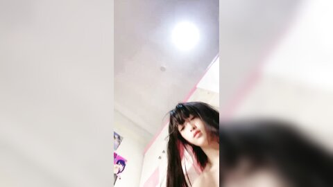 粉白小嫩母狗露脸精彩大秀直播，高颜值诱惑狼友，无毛白虎逼带毛的道具插入抽插，呻吟可射精彩刺激不要错过