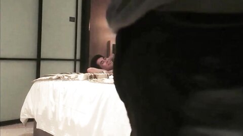 绿奴无脑绿王八，带老婆去酒店穿着学生装，被猛男小哥暴肏 究极神尻多汁嫩鲍