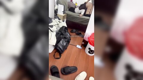 调教Jk肉丝小母狗 今天骚逼怎么这么湿啊 被爸爸操的 深喉吃鸡牙齿刮到弟弟直接一嘴巴 把小狗的骚穴灌满精液