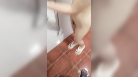 颜值身材都很不错的小污女在家让小哥调教啪啪直播大秀挣外快，揉奶玩逼掰开看特写，口交大鸡巴，多体位爆草