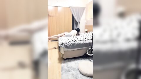 高颜美眉 好久没做了好舒服射快一点你好棒小骚逼里的水为你流的 哦草你这样我很容易射 被小哥无套输出