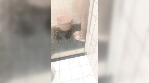 高颜美眉 好久没做了好舒服射快一点你好棒小骚逼里的水为你流的 哦草你这样我很容易射 被小哥无套输出