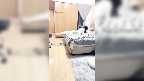 高颜美眉 好久没做了好舒服射快一点你好棒小骚逼里的水为你流的 哦草你这样我很容易射 被小哥无套输出