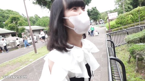 FC2PPV-4502602 初撮影・顔出し！****zynxzjo* 7/29まで限定！！押しに弱すぎるおさな顔で好奇心旺盛なスポーツ女◯を竹林に連れ込み未成熟な躰に生中出し！！竹林に響き渡る可愛い喘ぎ声とパンパン音がたまらなく興奮した・・・