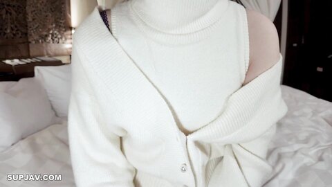 4505746 Exclusive 50% OFF!!!990 pts until the 29th!!!　First time shooting Slender** who loves anime "I wanted to get this limited time goodies..." She was naive and licked the filming, so I educated her with ...