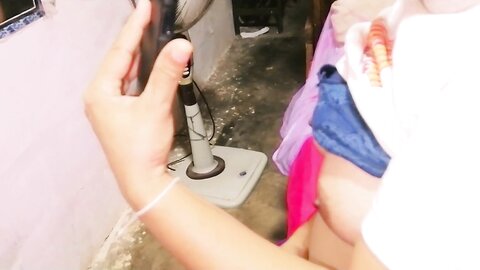 විඩියෝ කෝල් එකෙන් කැරි තනයිවේසා කිම්බයි පෙන්නද්දි මල්ලාට මාට්ටු උටත් ආ
