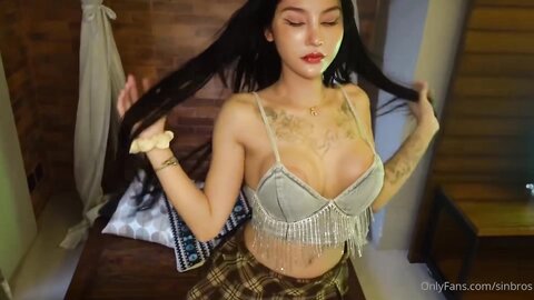 Appointment with thai girl Nong Kwan, big breasts, very hot