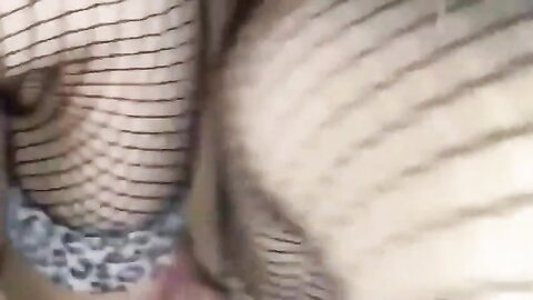 ✨南航空姐性爱私拍流出✨被野爹各种调教，狂艹一阵，直接艹哭了，然后喷一地！