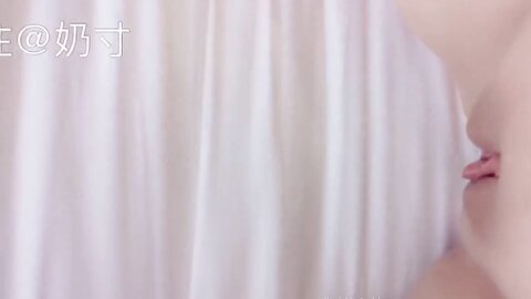 ⚫️⚫️极品人形小母狗！微博推特可欲可甜合法萝莉嫩妹【奶寸】犹如硅胶娃娃般无毛粉鲍双飞排插高潮连续喷水