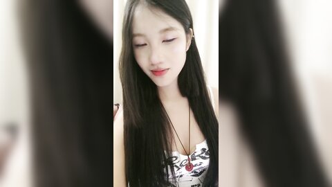 ❤❤光头大叔最近约的小姐姐2， 洗洗小骚逼开干，埋头舔逼道具抽插，搞的好想要，翘起屁股扣穴后入