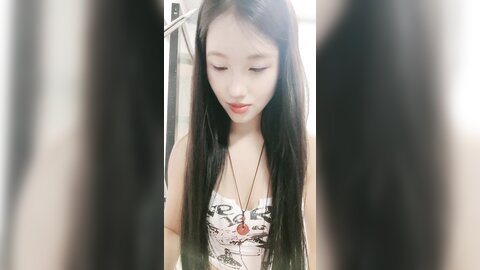 ❤❤光头大叔最近约的小姐姐2， 洗洗小骚逼开干，埋头舔逼道具抽插，搞的好想要，翘起屁股扣穴后入