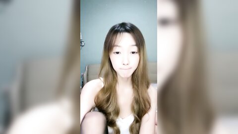 ❤❤大波浪颜值美少女，头套炮友激情操逼，苗条身材黑丝美腿，穿上高跟鞋骑乘位，主动深插，狠干骚逼