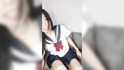 ❤❤学生制服淫荡小骚货，白丝袜美腿，饥渴难耐疯狂自慰，道具猛捅骚逼，高跟鞋地上骑乘位，极度淫骚