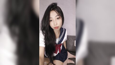 ❤❤学生制服淫荡小骚货，白丝袜美腿，饥渴难耐疯狂自慰，道具猛捅骚逼，高跟鞋地上骑乘位，极度淫骚