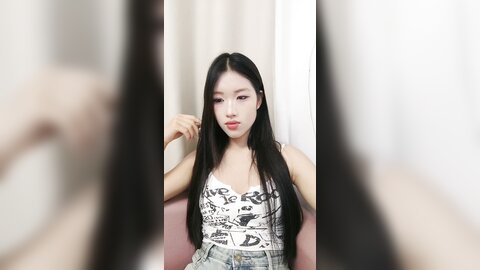 ❤❤御姐型气质美女，被炮友大叔爆草，透视情趣内衣，被舔小骚逼，第一视角后入，狠干小骚货