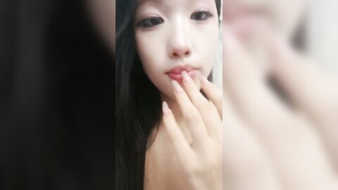 ❤❤御姐型气质美女，被炮友大叔爆草，透视情趣内衣，被舔小骚逼，第一视角后入，狠干小骚货