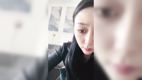 ❤❤性感尤物网红女神，解开衣服八字奶，小尺度露穴，极品一线天美穴，张开双腿揉搓，让人欲罢不能