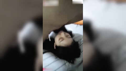 七七小婊妹四部合集 被大屌表哥按住七七狂射嘴里暴力深喉口爆给玩哭了