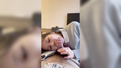 白丝Jk小母狗 想被主人的鸡吧干 可你下面血还没干 没关系的 操逼时间到流动的飞机杯被无套内射 销魂的表情