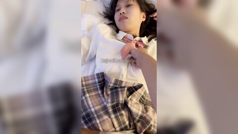 白丝Jk小母狗 想被主人的鸡吧干 可你下面血还没干 没关系的 操逼时间到流动的飞机杯被无套内射 销魂的表情