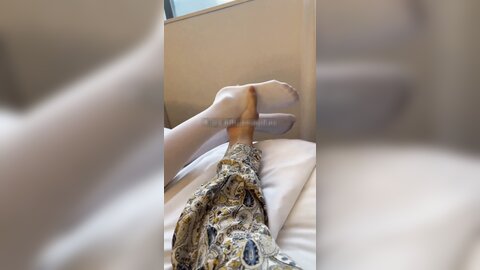 白丝Jk小母狗 想被主人的鸡吧干 可你下面血还没干 没关系的 操逼时间到流动的飞机杯被无套内射 销魂的表情