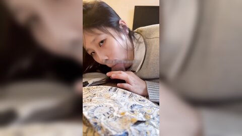 白丝Jk小母狗 想被主人的鸡吧干 可你下面血还没干 没关系的 操逼时间到流动的飞机杯被无套内射 销魂的表情